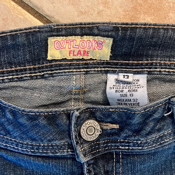 Outlooks Flare Jeans in Juniors size 13 - Picture 2 of 7